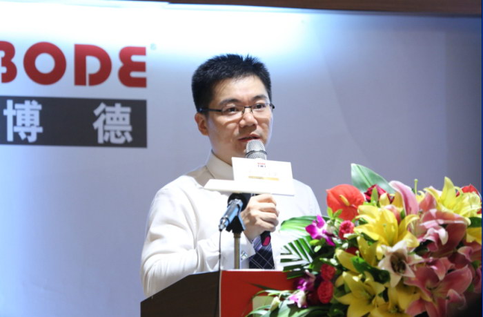8香蕉视频黄版事业部总经理秦海胜作全面的销售数据分析，并提出本次活动的优惠政策和下半年的计划.jpg