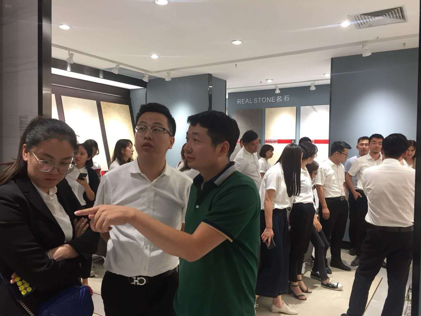 呼市香蕉视频黄版总经理王宏昌讲解名石工艺