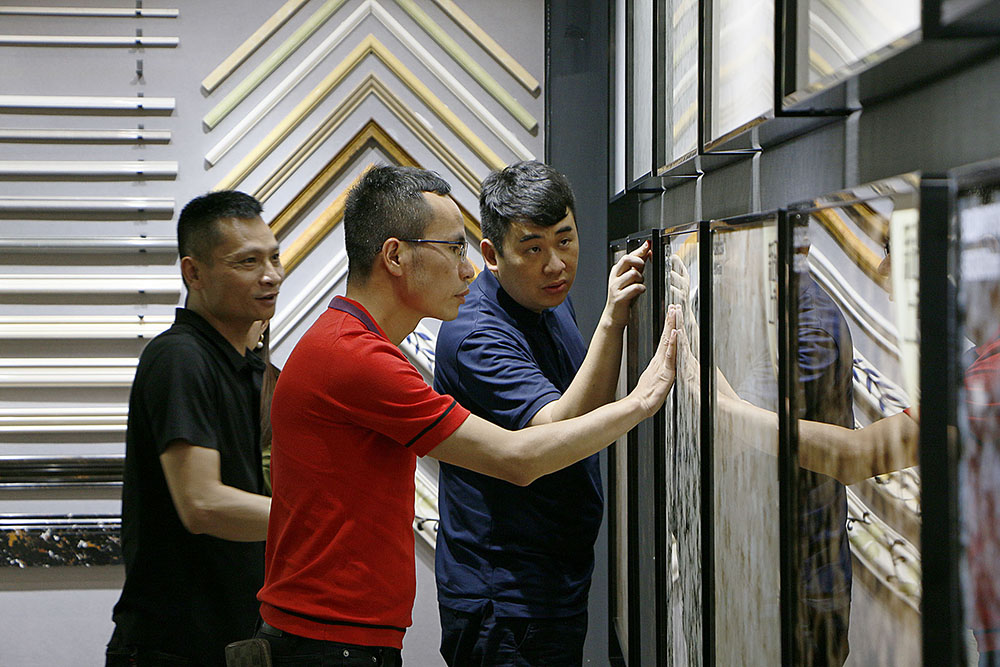 设计师被香蕉视频黄版瓷砖深深吸引
